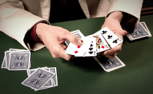 Ngoài luật chơi Poker người chơi nên biết thêm về những điều gì? - Phần 2