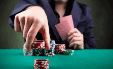 Sử dụng những thủ thuật nào để chơi giỏi game Poker?