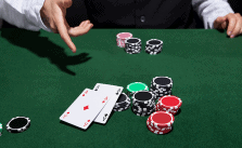 Cách thắng tiền lớn khi chơi Poker trực tuyến