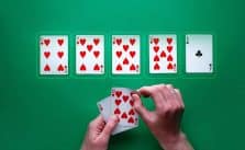 Những điều cần tránh khi tố láo ở Poker